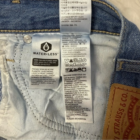 Levi’s ’94 Baggy Jeans Women’s Size 29 Distressed Blue Denim High Rise - Picture 5 of 7